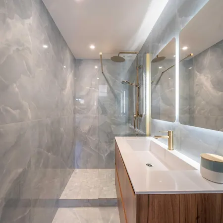 Appartement Charming With A Balcony - *